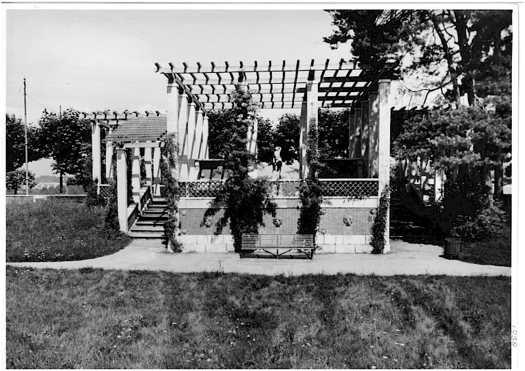 Vue de 1939 de la façade Sud Ouest et des pieds de vignes extérieurs