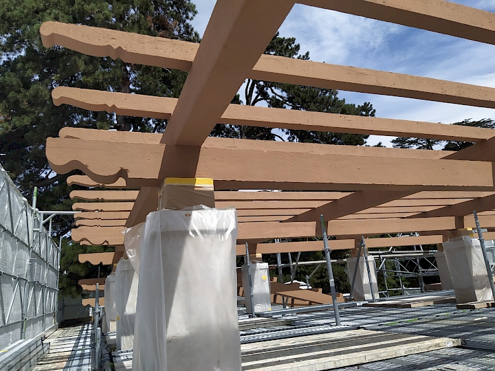 Poutraison peinte - août 2021 © Féroé architectes